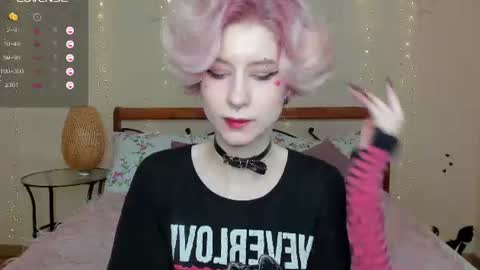 Snapshot of angel_julles chatting on 06.25.26 Angel Dust online show from 06.25.26