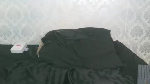 Angel Lein online show from 11.21.25