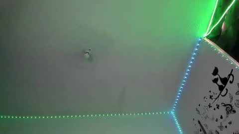 ngel  EVERYDAY from 2145 to 0500am Colombia hour online show from 12.29.24