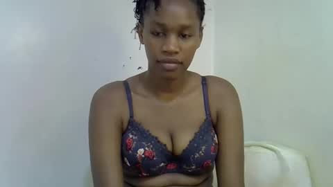 angel_mia5 online show from 11.30.25