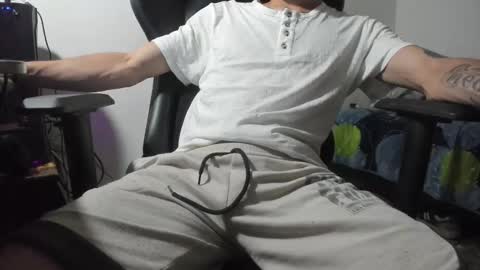 Snapshot of angel_straight chatting on 11.09.25 angel_straight online show from 11.09.25