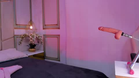 Angel  online show from 09.22.25