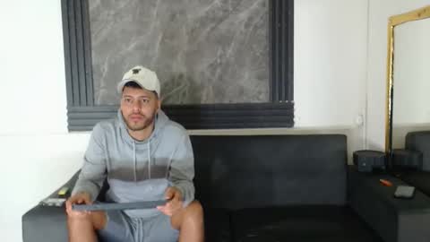 angel_villareal_ online show from 02.10.26