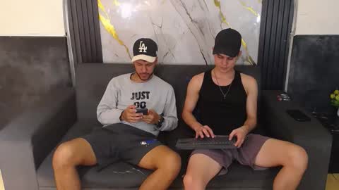 angel_villareal_ online show from 02.28.26