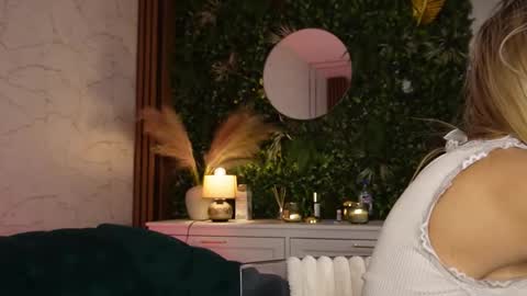 Anysia online show from 02.10.26