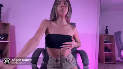 Snapshot of angela_bonetti chatting on 02.11.25 Angela Bonetti online show from 02.11.25