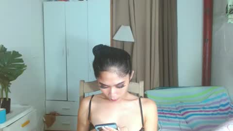 Snapshot of angela_mccollins chatting on 01.15.25 angela online show from 01.15.25