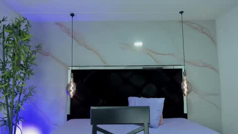 ANGELA online show from 09.18.25