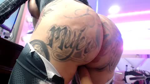 Angela Cianuro online show from 12.30.24