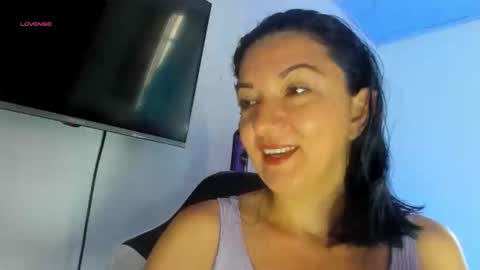 Snapshot of angelblue972344 chatting on 06.08.26 angel online show from 06.08.26