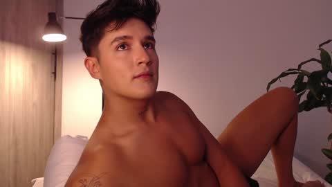 Snapshot of angelcossio chatting on 12.04.24 Angel online show from 12.04.24