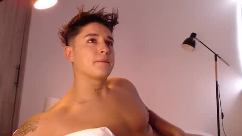 Snapshot of angelcossio chatting on 10.02.25 Angel online show from 10.02.25