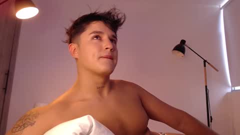 Snapshot of angelcossio chatting on 10.03.25 Angel online show from 10.03.25