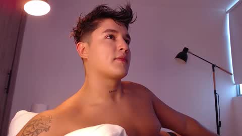 Snapshot of angelcossio chatting on 10.29.25 Angel online show from 10.29.25