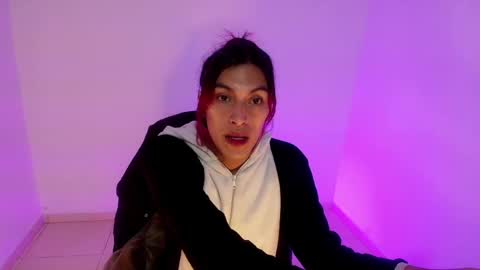 Snapshot of angele_johnson chatting on 05.31.26 angele online show from 05.31.26
