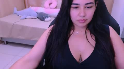 Snapshot of angeleslinda chatting on 04.25.26 anastasia online show from 04.25.26