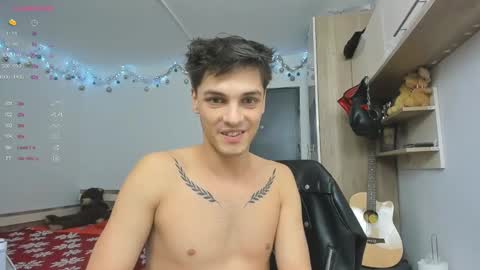 Snapshot of angelfrank chatting on 01.01.25 Frankie  online show from 01.01.25