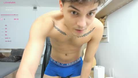 Snapshot of angelfrank chatting on 02.15.25 Frankie  online show from 02.15.25