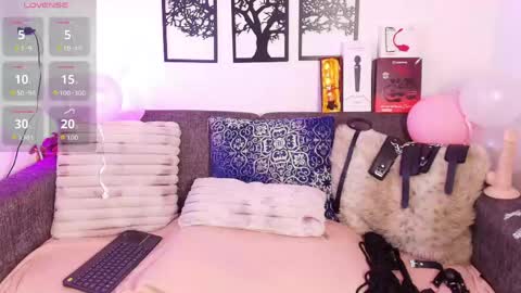 Snapshot of angelica_mature49 chatting on 05.18.26 Angelica online show from 05.18.26