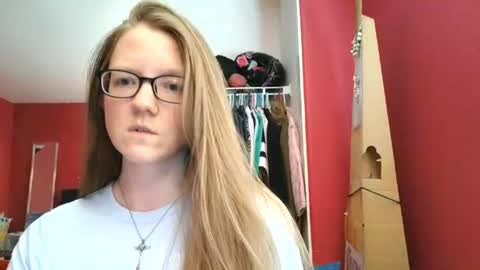 Snapshot of angelicangel3 chatting on 06.18.26 AngelicAngel online show from 06.18.26