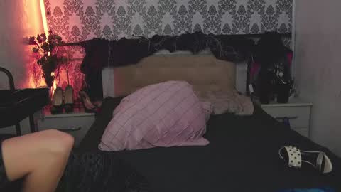 Snapshot of angelika_rouge chatting on 10.27.25 Angelika Rouge online show from 10.27.25