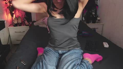 Snapshot of angelika_rouge chatting on 10.30.25 Angelika Rouge online show from 10.30.25