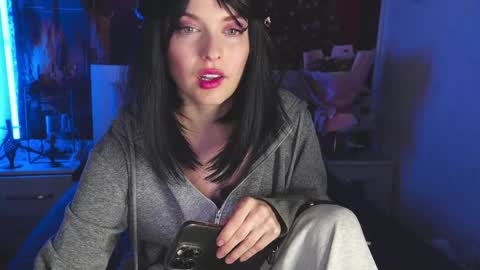 Snapshot of angelika_rouge chatting on 01.08.26 Angelika Rouge online show from 01.08.26