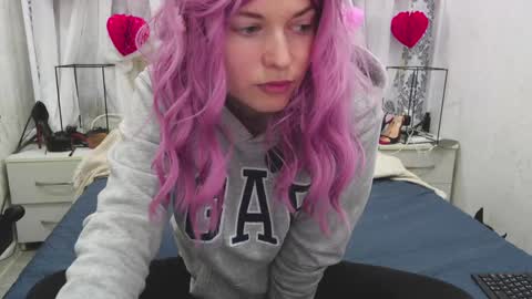 Snapshot of angelika_rouge chatting on 03.01.26 Angelika Rouge online show from 03.01.26