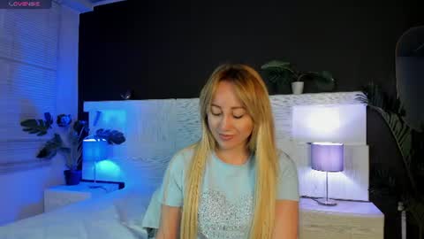 Snapshot of angelina_hilton chatting on 06.30.26 angelina_hilton online show from 06.30.26