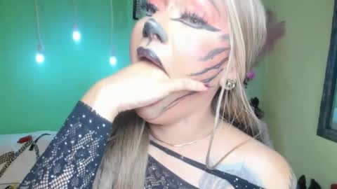 Angelina  online show from 10.13.25