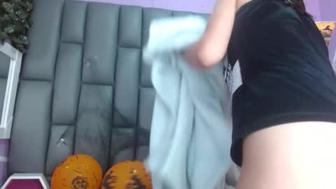 Snapshot of angelina_ny chatting on 10.16.25 ANGELINA online show from 10.16.25