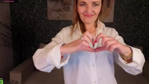 Snapshot of angelina_relax chatting on 02.15.26 Angelina online show from 02.15.26