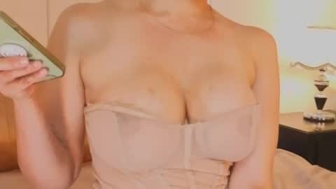 Snapshot of angelinadorian chatting on 05.22.26 Angelina Dorian online show from 05.22.26