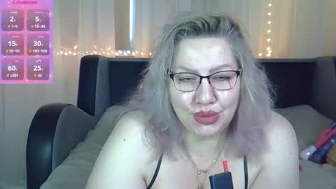 AngelinaGlam online show from 10.13.25