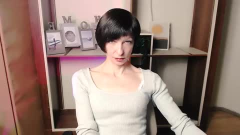 Angelina online show from 11.19.25