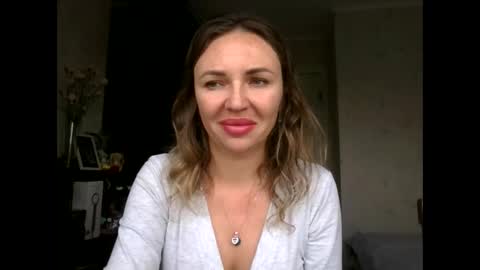 angelinalove28 online show from 10.12.25