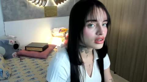 Angeline Smith  online show from 10.26.25