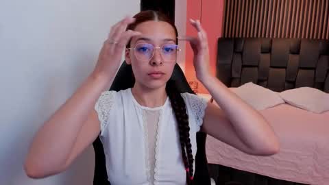 Snapshot of angeline_davies chatting on 01.14.26 angeline_davies online show from 01.14.26