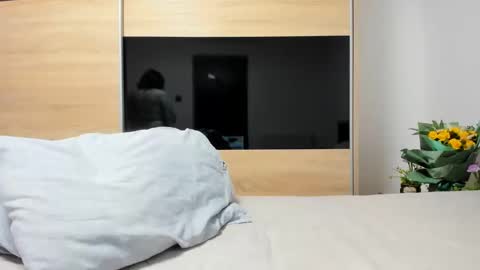 KrystyYo online show from 01.24.25