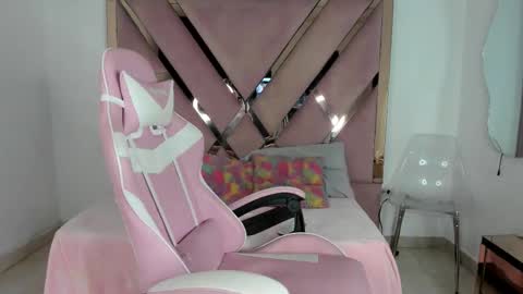 angell_petite01 online show from 03.09.26