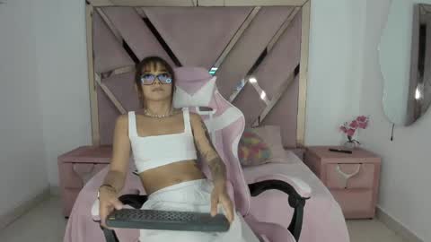 angell_petite01 online show from 05.14.26