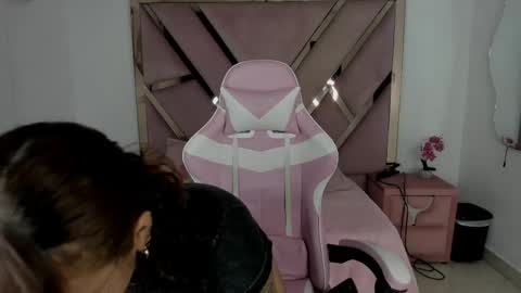 angell_petite01 online show from 06.04.26