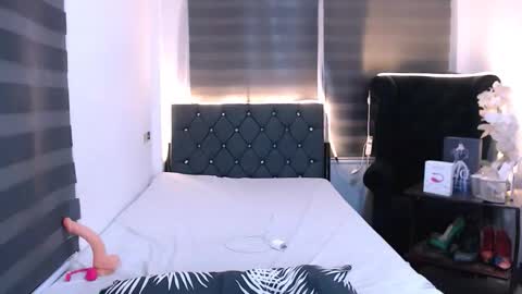 Snapshot of angella_dior chatting on 09.20.25 angella_dior online show from 09.20.25