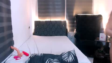 Snapshot of angella_dior chatting on 09.22.25 angella_dior online show from 09.22.25