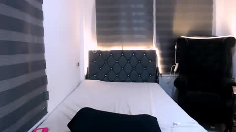 Snapshot of angella_dior chatting on 10.30.25 angella_dior online show from 10.30.25