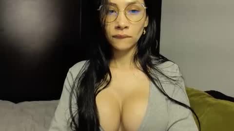  ANGELA ISABELLA  online show from 11.07.25