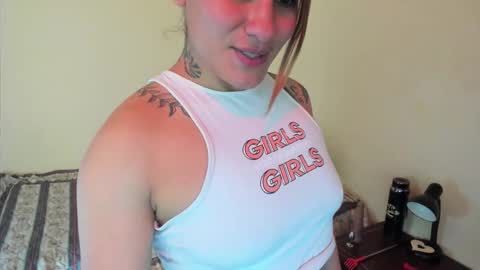 Snapshot of angellys_fit chatting on 10.18.25 Angel online show from 10.18.25