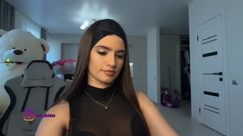 angelmi171 online show from 10.18.25