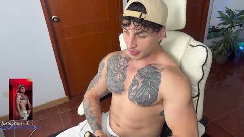 Snapshot of angeloferro1 chatting on 12.08.24 Angelo Ferro online show from 12.08.24