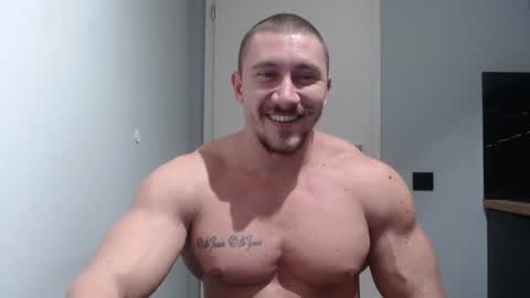  ------- SEX SHOW WITH GUYS AND GIRLS  MUSCLE SHOW online show from 12.11.24